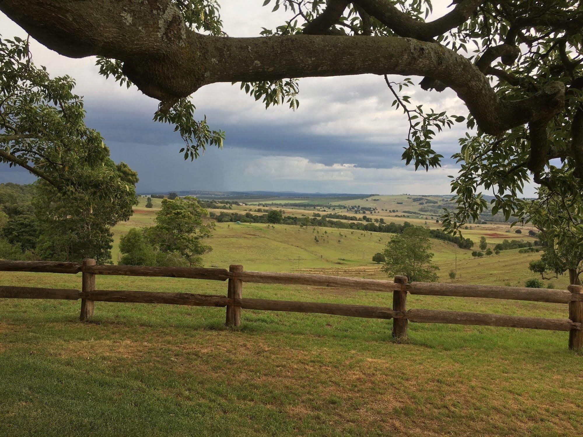 Hillview Cottages Kingaroy Bagian luar foto